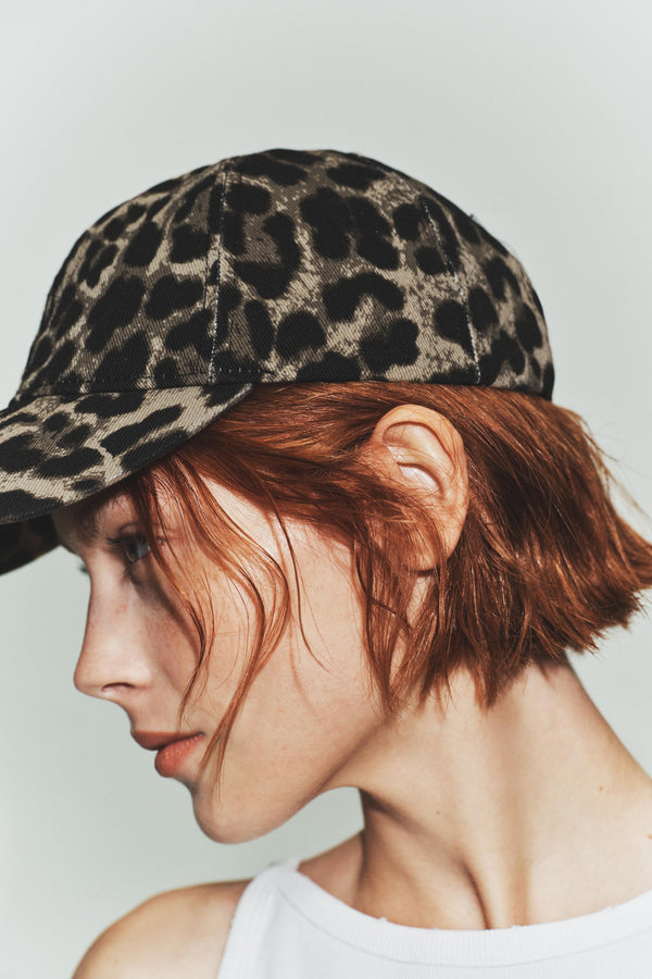 CASQUETTE EN SERGÉ À IMPRIMÉ ANIMAL