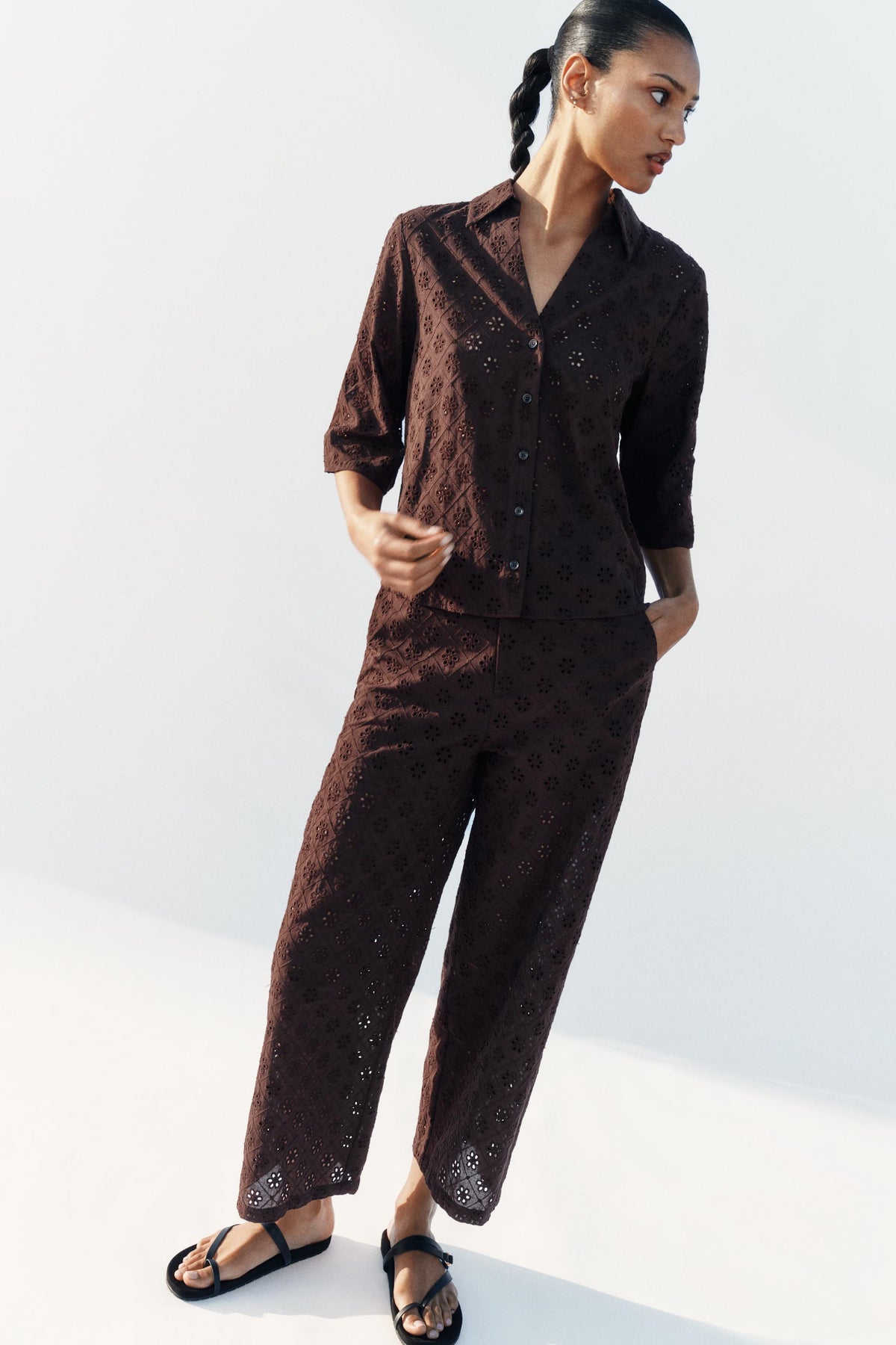 PANTALON JUPE-CULOTTE BRODERIES PERFORÉES