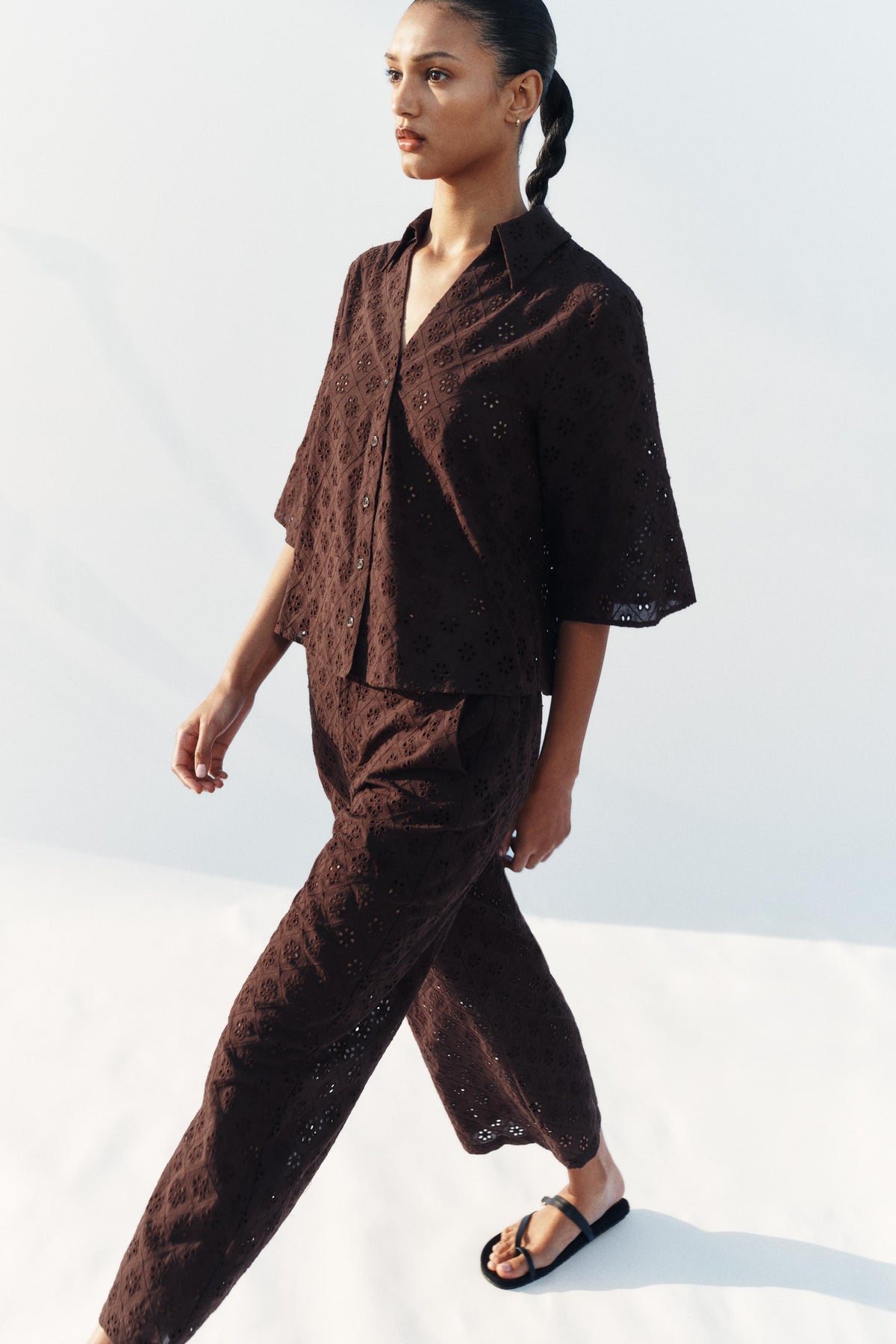 PANTALON JUPE-CULOTTE BRODERIES PERFORÉES