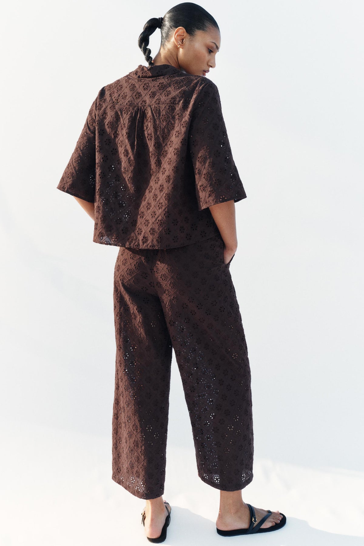 PANTALON JUPE-CULOTTE BRODERIES PERFORÉES