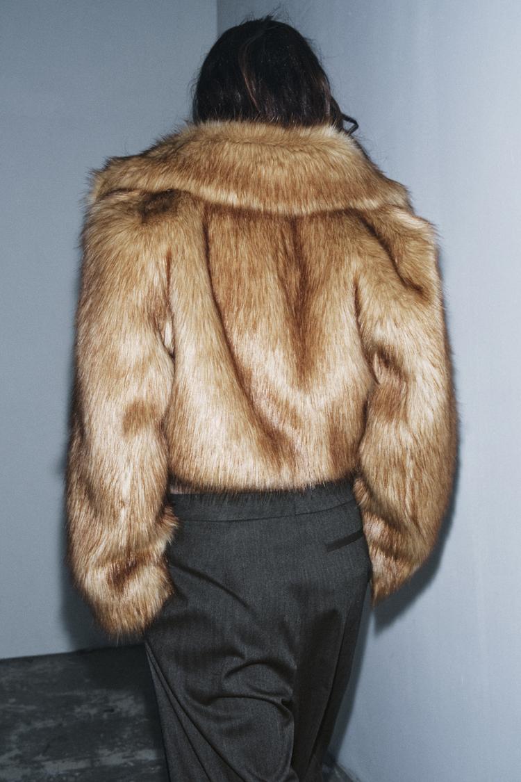 VESTE COURTE EFFET FAUSSE FOURRURE