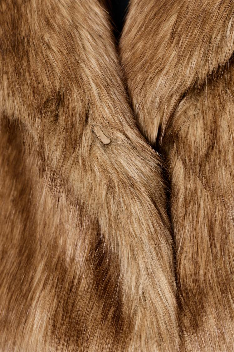 VESTE COURTE EFFET FAUSSE FOURRURE